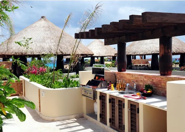 El Taj Oceanfront And Beachside