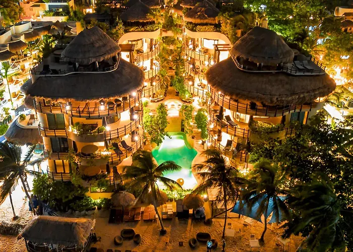 Hotel El Taj Oceanfront And Beachside