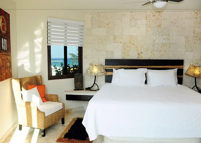 El Taj Oceanfront And Beachside 4*