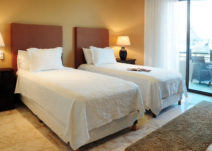 El Taj Oceanfront And Beachside 4*