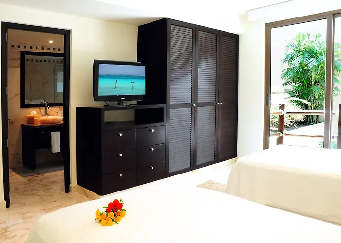 El Taj Oceanfront And Beachside Playa del Carmen