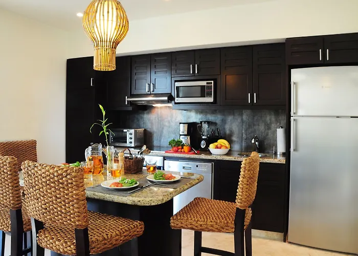 Hotel El Taj Oceanfront And Beachside 4*