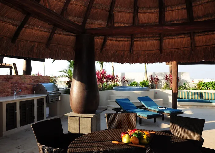 Hotel El Taj Oceanfront And Beachside 4*