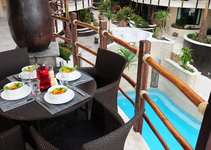 El Taj Oceanfront And Beachside
