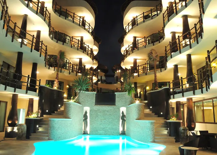 Hotel El Taj Oceanfront And Beachside